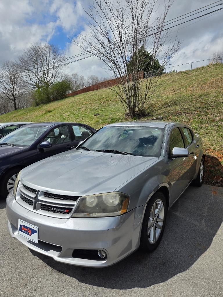 2013 Dodge Avenger SXT's photo