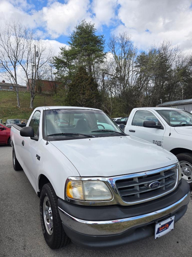 2001 Ford F-150 XL Regular Cab SWB Styleside's photo