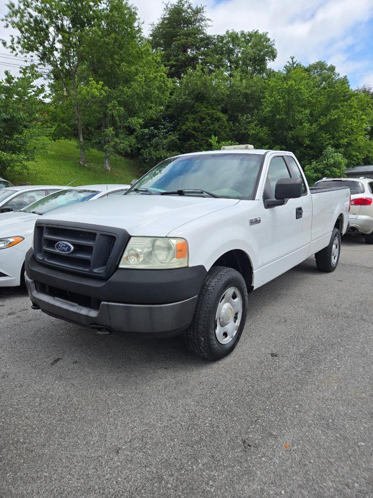 2005 Ford F-150 XL's photo